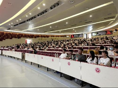 经济法学院研究生2021级入学教育暨年级大会